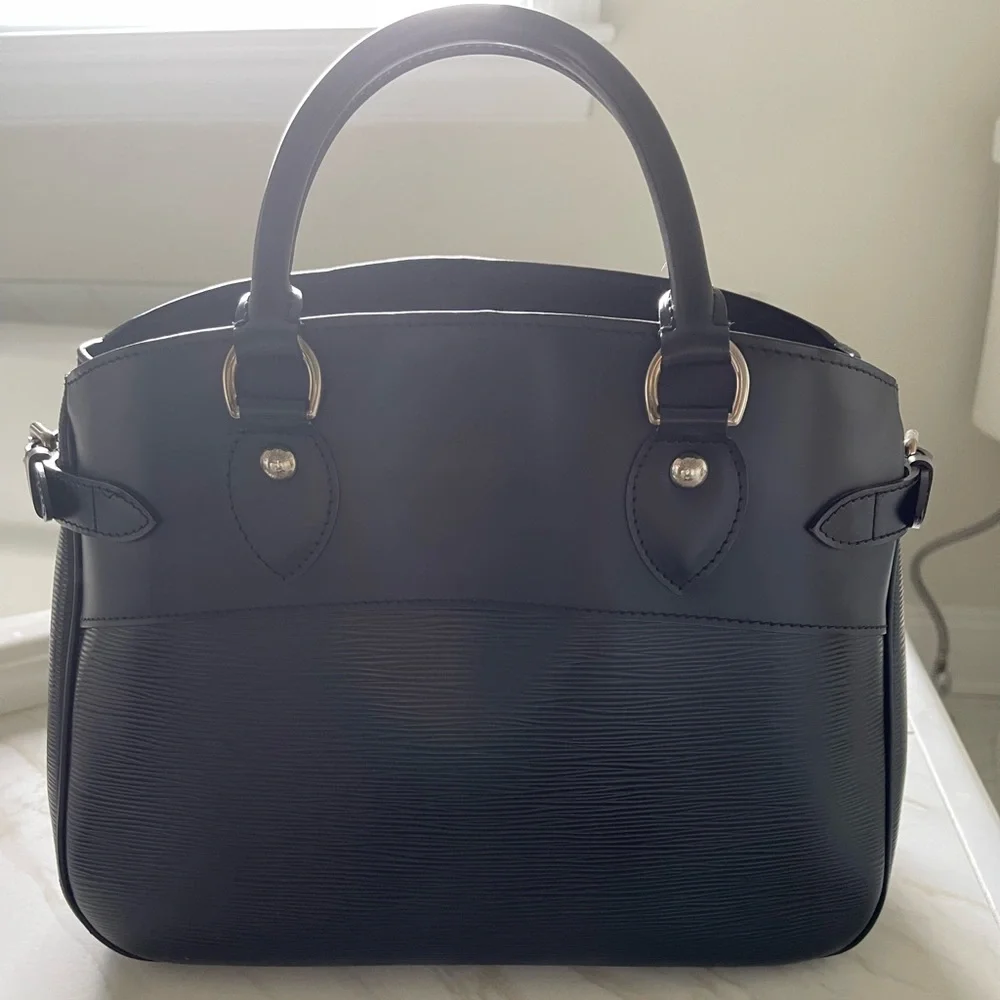 Louis Vuitton leather pm vuitton